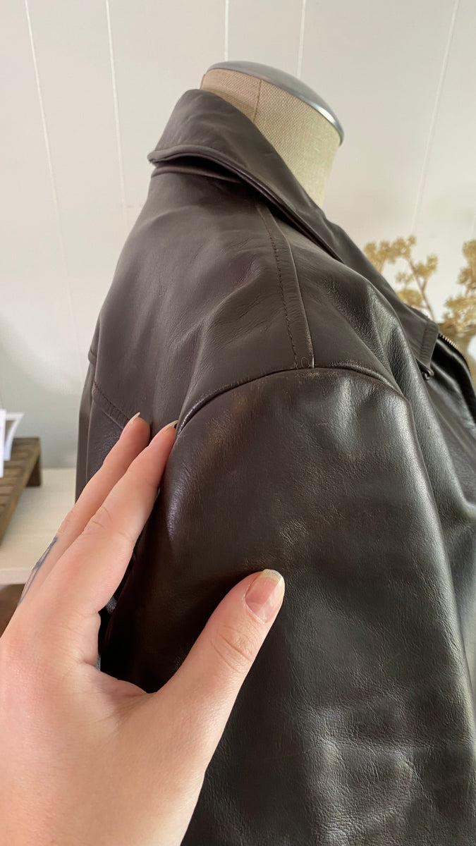 Vintage banana republic 100% leather in brown size large